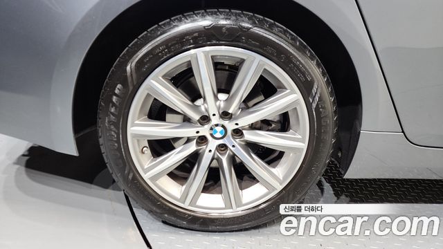 BMW 5-Series 520i Luxury