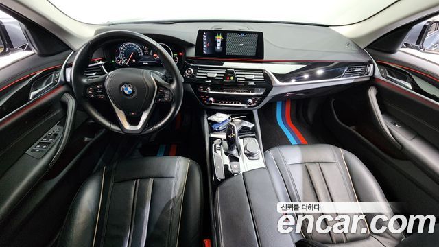 BMW 5-Series 520i Luxury