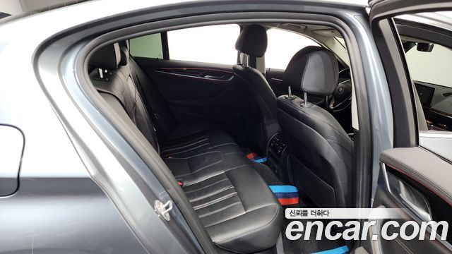 BMW 5-Series 520i Luxury