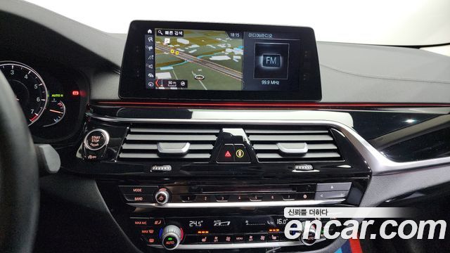 BMW 5-Series 520i Luxury
