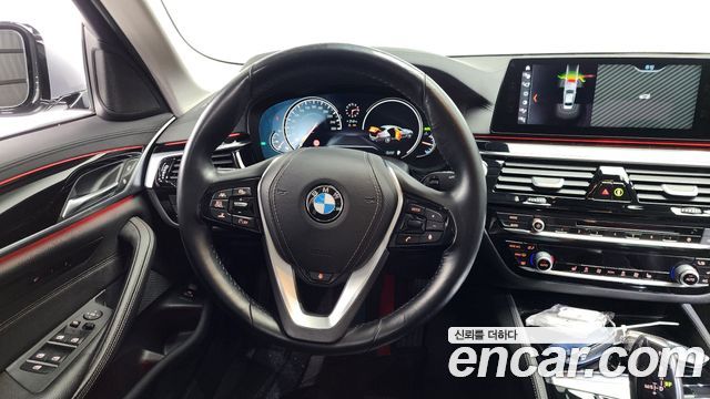 BMW 5-Series 520i Luxury