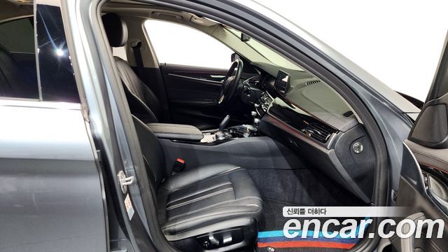 BMW 5-Series 520i Luxury