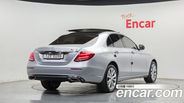 Mercedes-Benz E-Class E300 4MATIC Exclusive