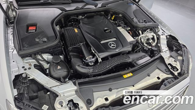 Mercedes-Benz E-Class E300 4MATIC Exclusive