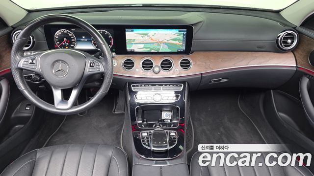 Mercedes-Benz E-Class E300 4MATIC Exclusive