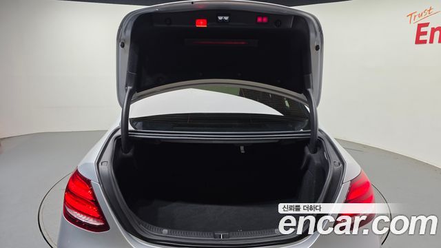 Mercedes-Benz E-Class E300 4MATIC Exclusive