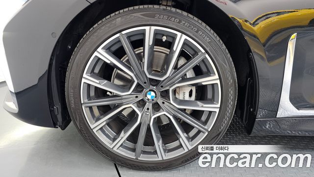 BMW 7-Series 740Li xDrive M Sport Package