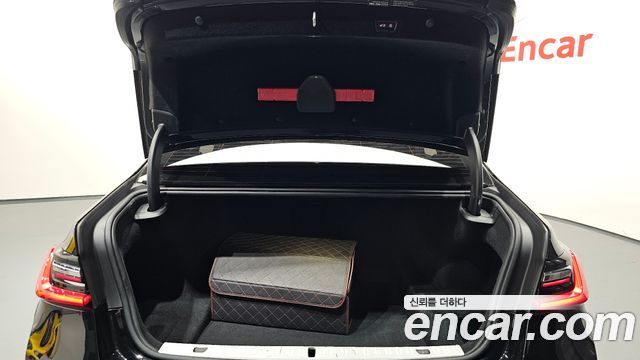 BMW 7-Series 740Li xDrive M Sport Package