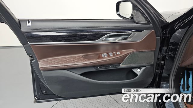 BMW 7-Series 740Li xDrive M Sport Package