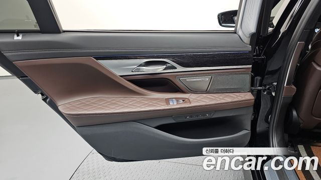 BMW 7-Series 740Li xDrive M Sport Package