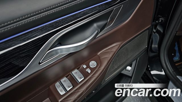 BMW 7-Series 740Li xDrive M Sport Package