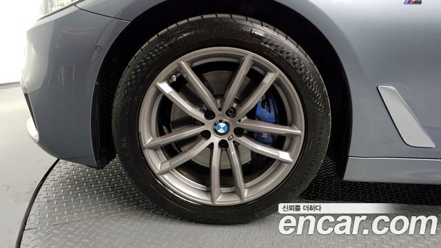 BMW 5-Series 530i xDrive M Sport Package Plus