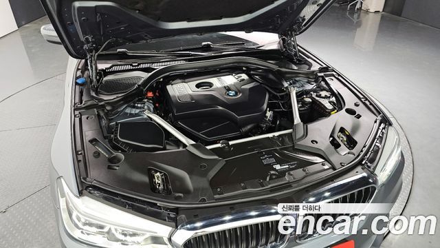 BMW 5-Series 530i xDrive M Sport Package Plus