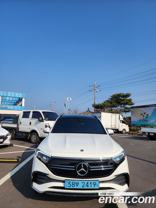Mercedes-Benz EQB EQB300 4MATIC AMG Line