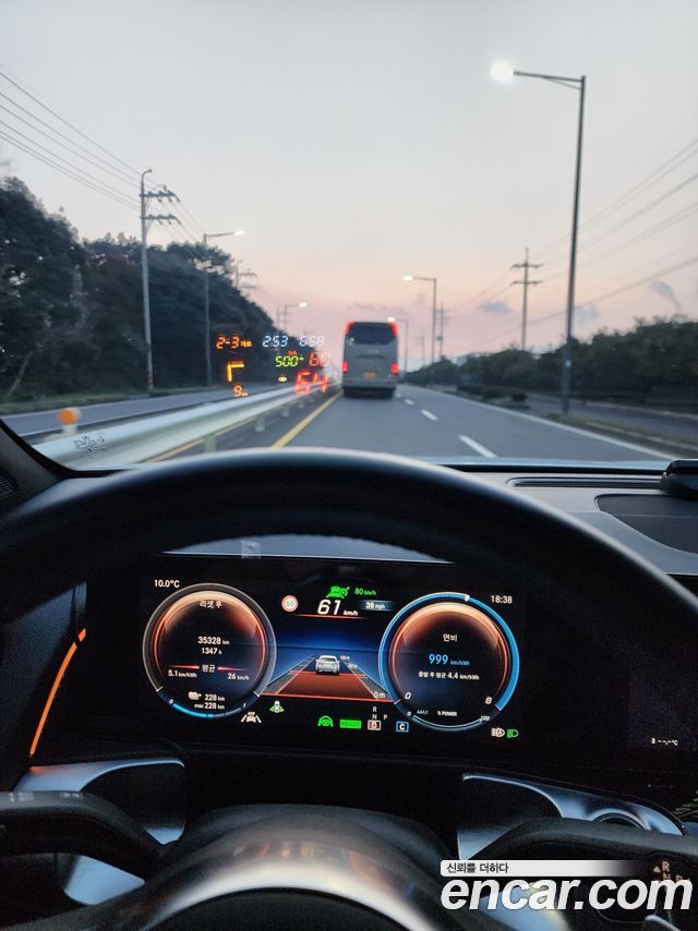 Mercedes-Benz EQB EQB300 4MATIC AMG Line