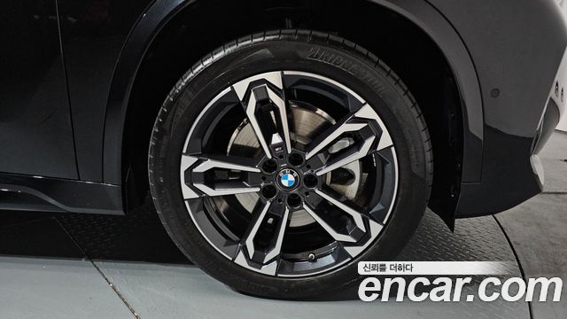 BMW iX1 xDrive 30 M Sport