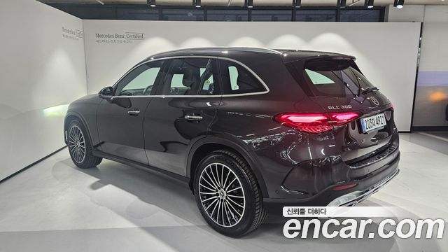 Mercedes-Benz GLC-Class GLC300 4MATIC AMG Line