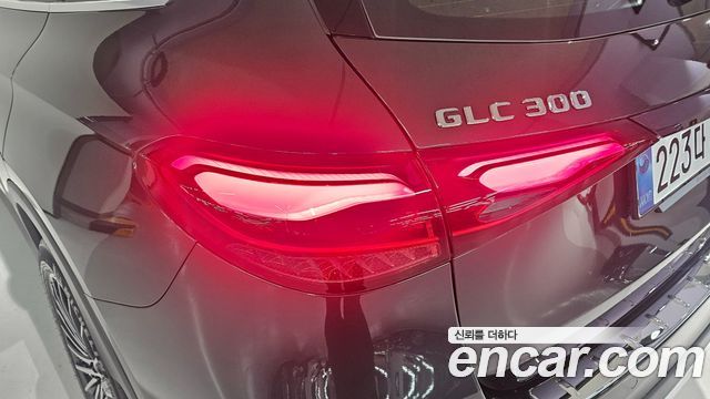 Mercedes-Benz GLC-Class GLC300 4MATIC AMG Line