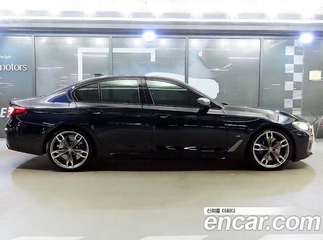 BMW 5-Series M550i xDrive