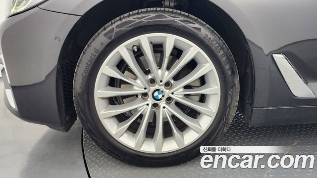 BMW 5-Series 523d xDrive Luxury