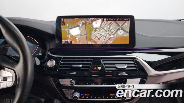 BMW 5-Series 523d xDrive Luxury