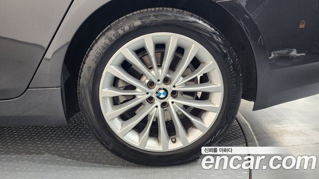 BMW 5-Series 523d xDrive Luxury