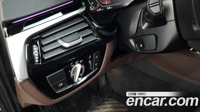 BMW 5-Series 523d xDrive Luxury