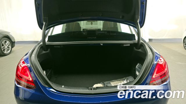 Mercedes-Benz C-Class C200 Avantgarde