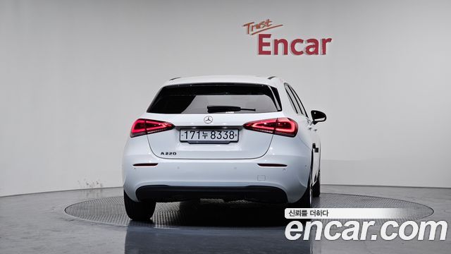 Mercedes-Benz A-Class A220 Hatchback
