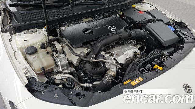 Mercedes-Benz CLA-Class CLA250 4MATIC