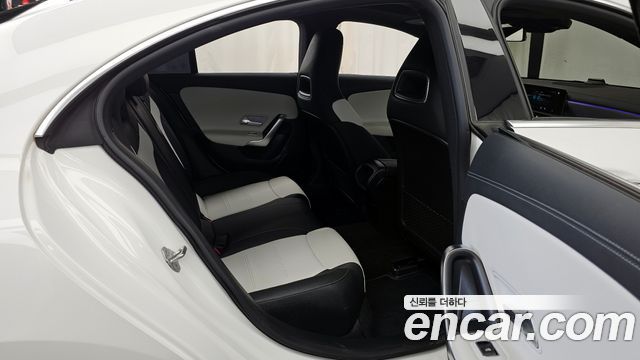 Mercedes-Benz CLA-Class CLA250 4MATIC
