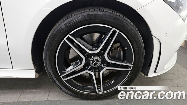 Mercedes-Benz CLA-Class CLA250 4MATIC