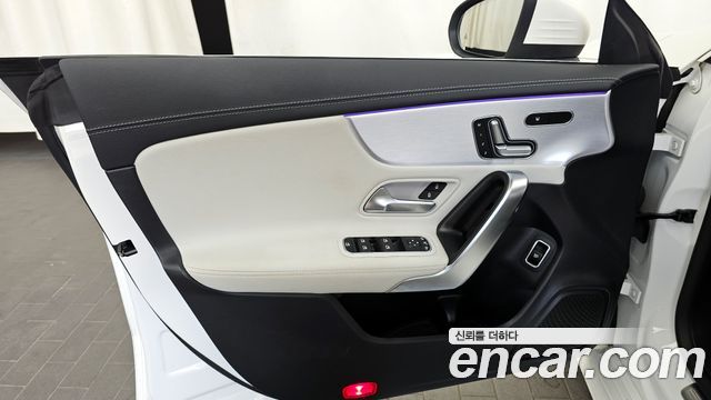 Mercedes-Benz CLA-Class CLA250 4MATIC