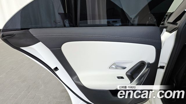 Mercedes-Benz CLA-Class CLA250 4MATIC