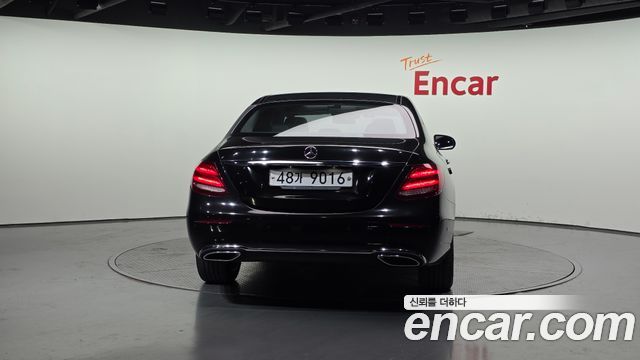 Mercedes-Benz E-Class E220d Avantgarde