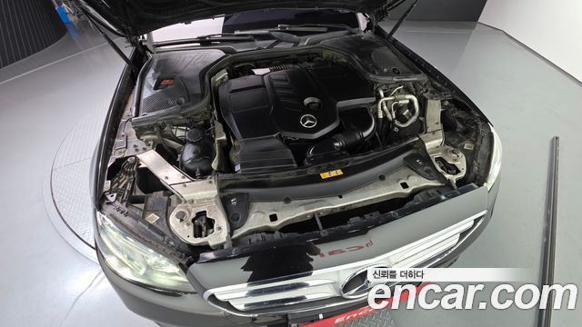Mercedes-Benz E-Class E220d Avantgarde