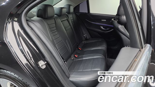 Mercedes-Benz E-Class E220d Avantgarde