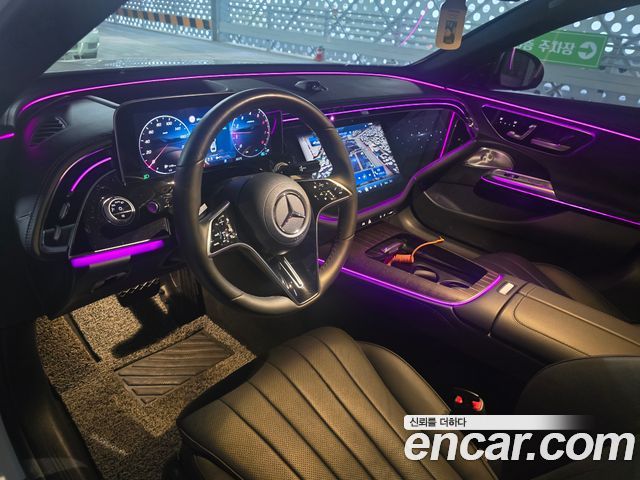Mercedes-Benz E-Class E300 4MATIC Exclusive