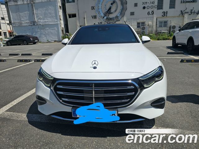 Mercedes-Benz E-Class E300 4MATIC Exclusive