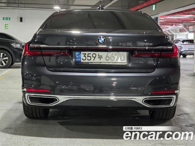 BMW 7-Series 745e iPerformance Design Pure Excellence