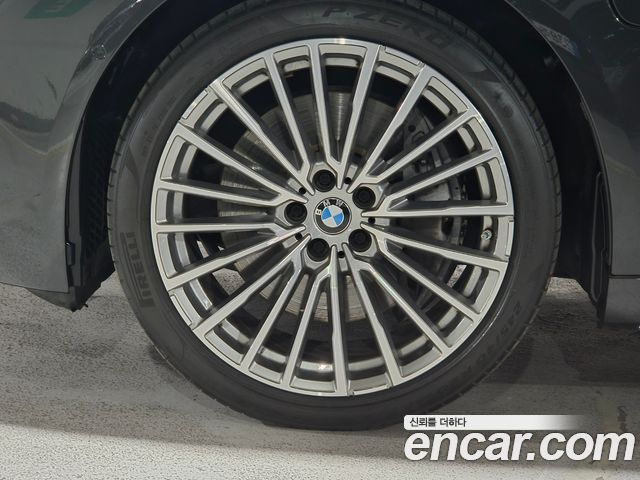 BMW 7-Series 745e iPerformance Design Pure Excellence