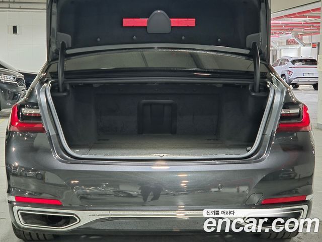 BMW 7-Series 745e iPerformance Design Pure Excellence