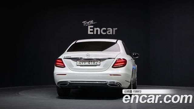 Mercedes-Benz E-Class E220d Exclusive