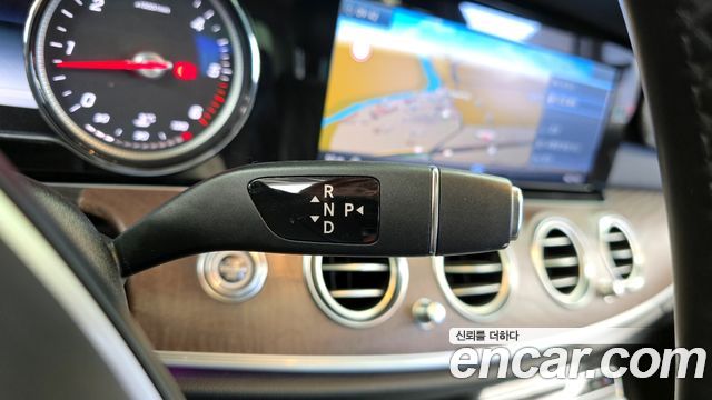 Mercedes-Benz E-Class E220d Exclusive