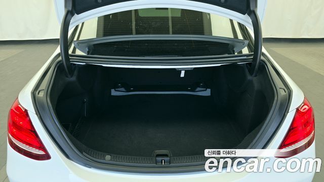Mercedes-Benz E-Class E220d Exclusive