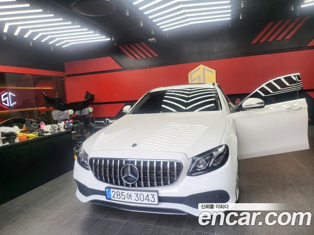 Mercedes-Benz E-Class E220d 4MATIC Avantgarde