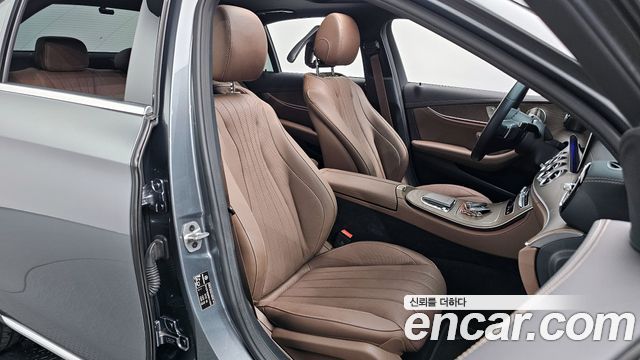 Mercedes-Benz E-Class E300e 4MATIC Exclusive
