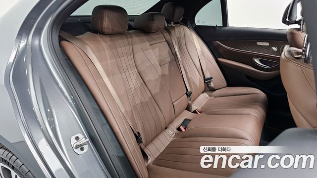 Mercedes-Benz E-Class E300e 4MATIC Exclusive