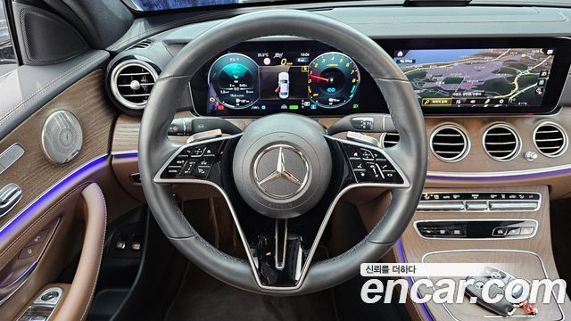 Mercedes-Benz E-Class E300e 4MATIC Exclusive