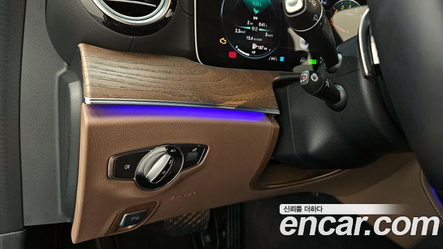 Mercedes-Benz E-Class E300e 4MATIC Exclusive